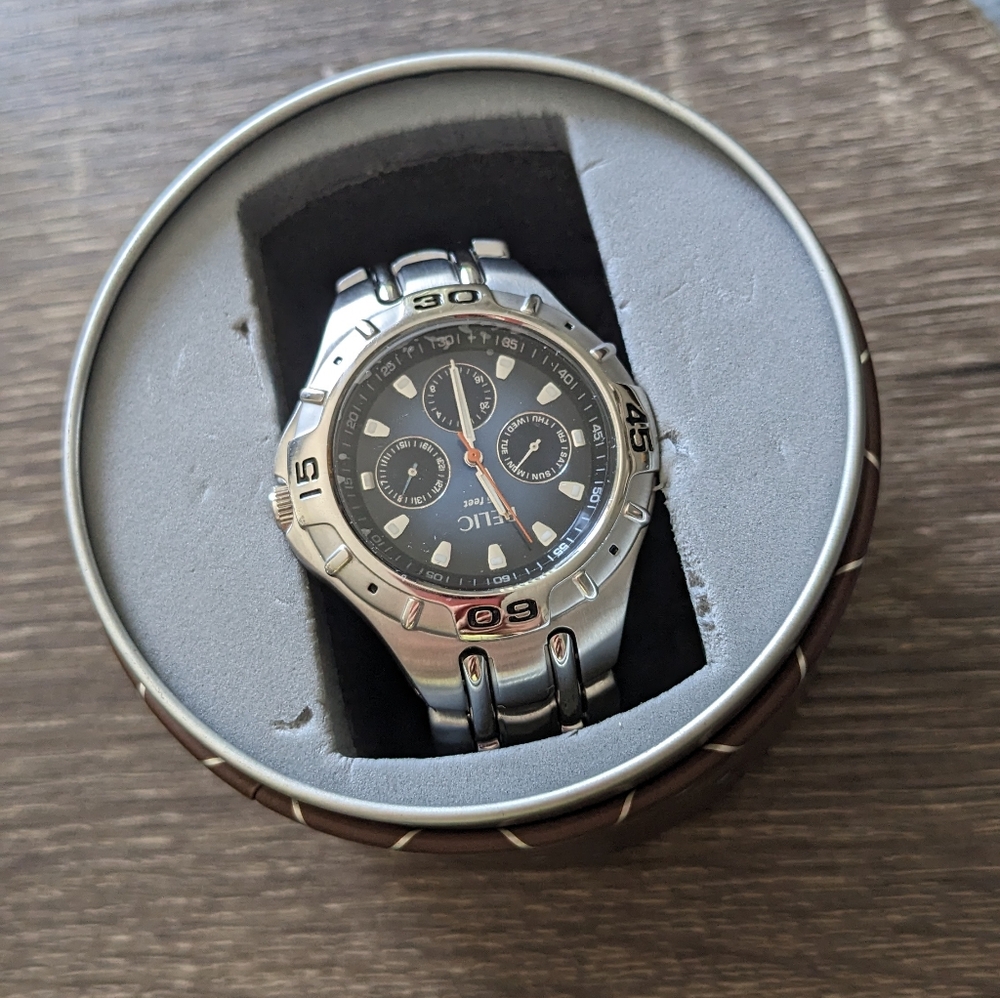 Relic Watch